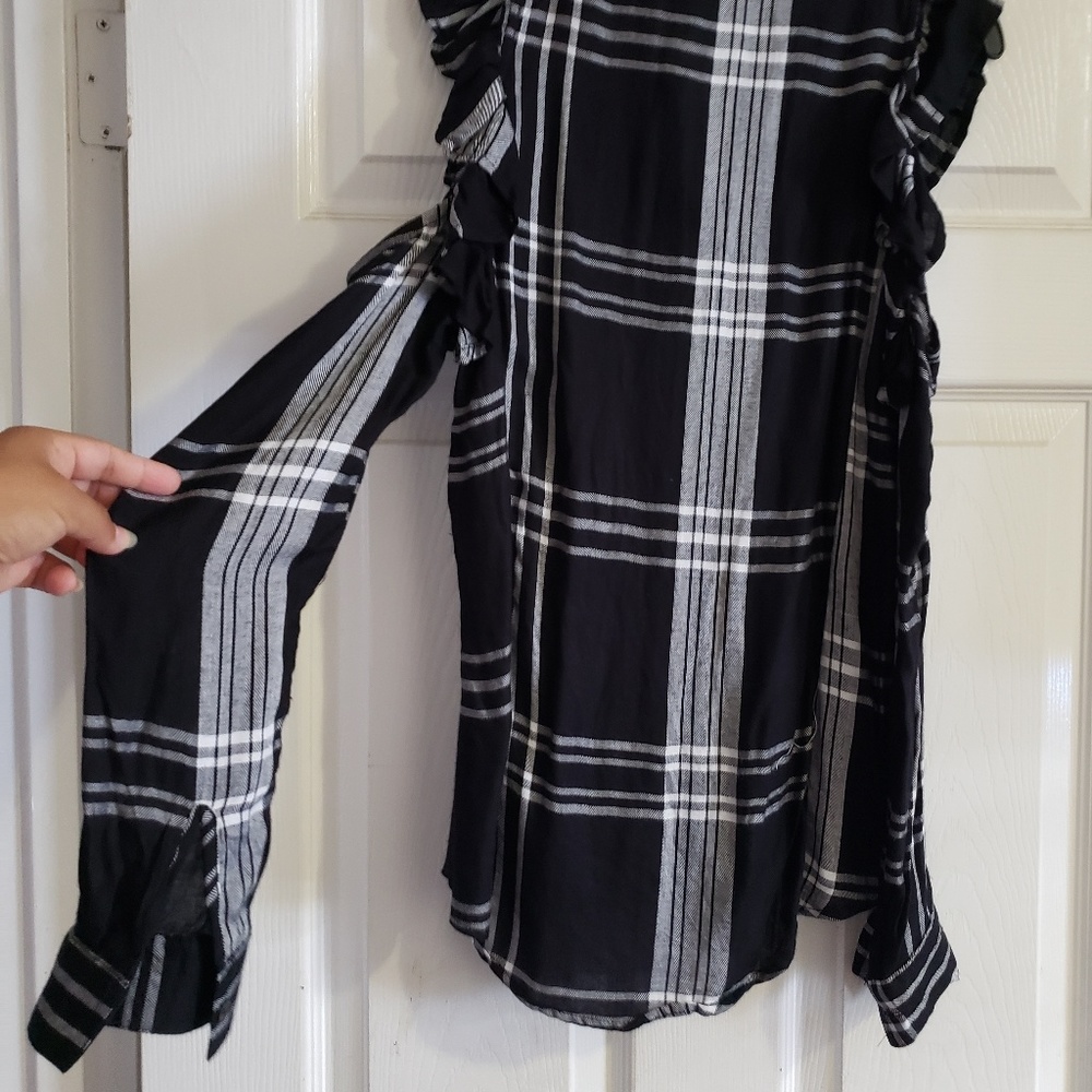 Top - Picture 2 of 3